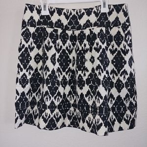 Ann Taylor loft patterned skirt black and white